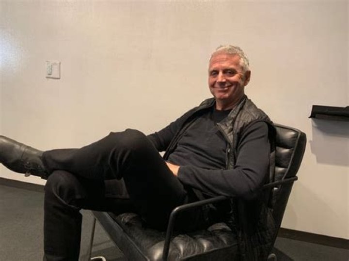 EA CEO John Riccitiello Steps Down, Larry Probst Steps Up