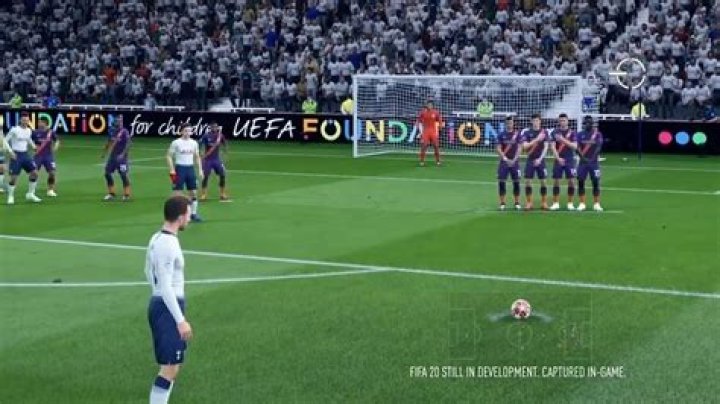 FIFA 19 How to Free Kick free-kick-fifa