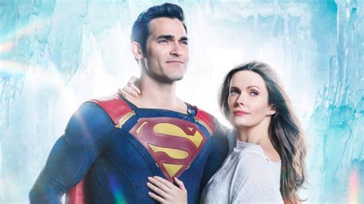 Superman & Lois Showrunner Says Arrowverse Crossovers Won't Be Happening Like Before